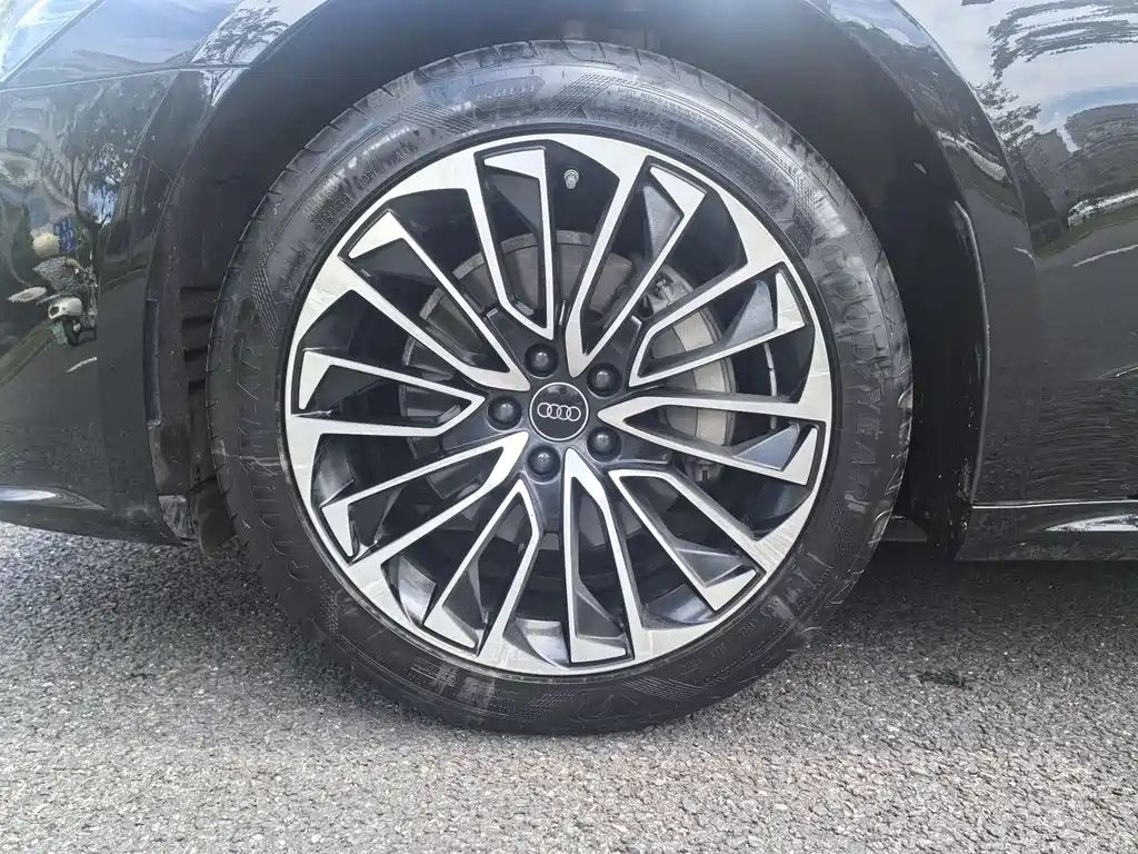 AUDI A7L 2024