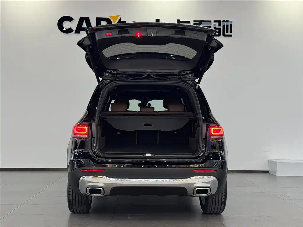 MERCEDES BENZ GLB 2023