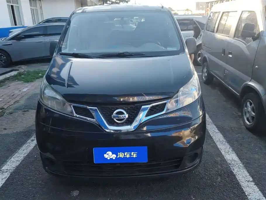 NISSAN NV200 2014