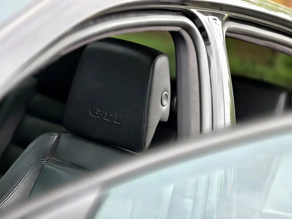 VOLKSWAGEN GOLF GTI 2012