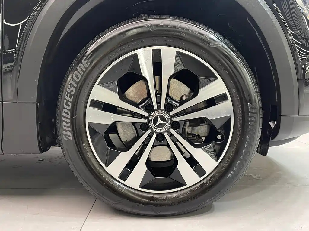 MERCEDES BENZ GLB 2024