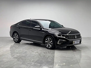 VOLKSWAGEN PASSAT 2023