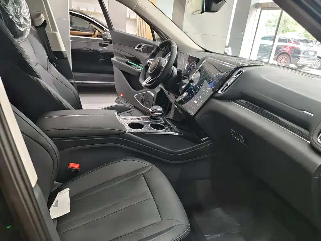 HONGQI HS3 PHEV 2025