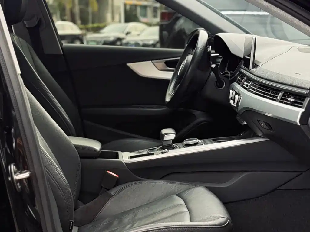 AUDI A4L 2019
