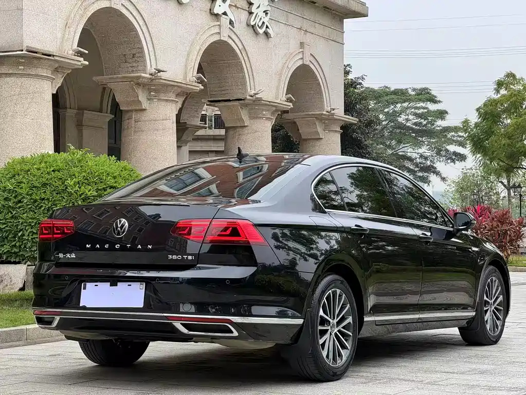 VOLKSWAGEN MAGOTAN 2021