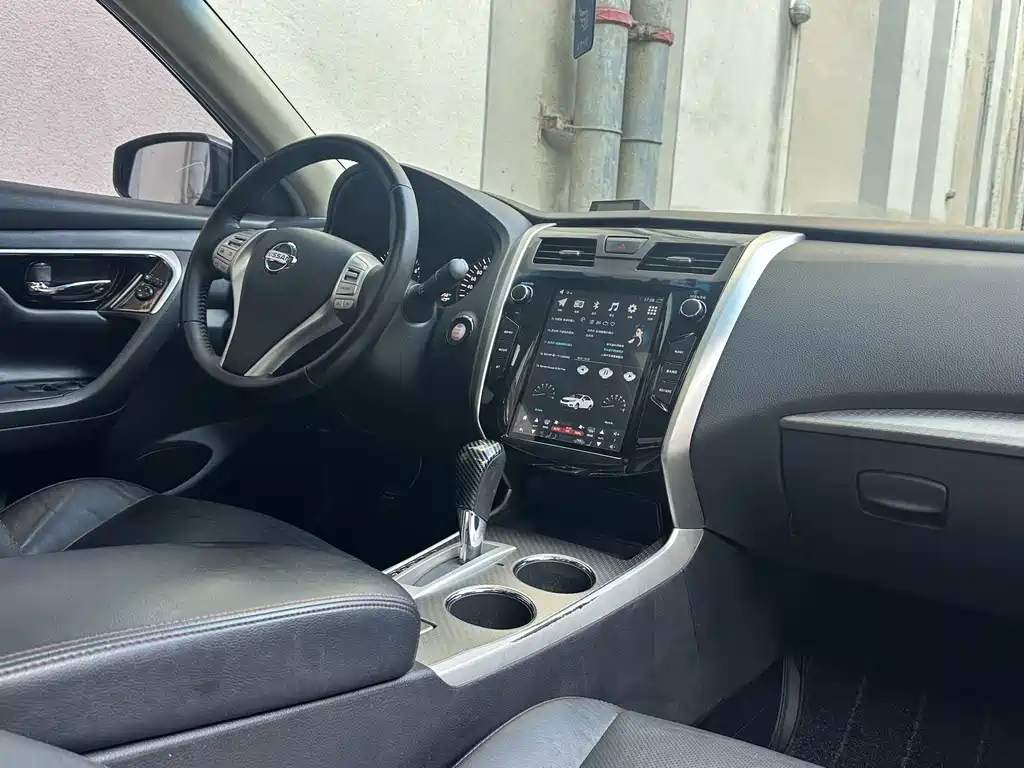 NISSAN TEANA 2016