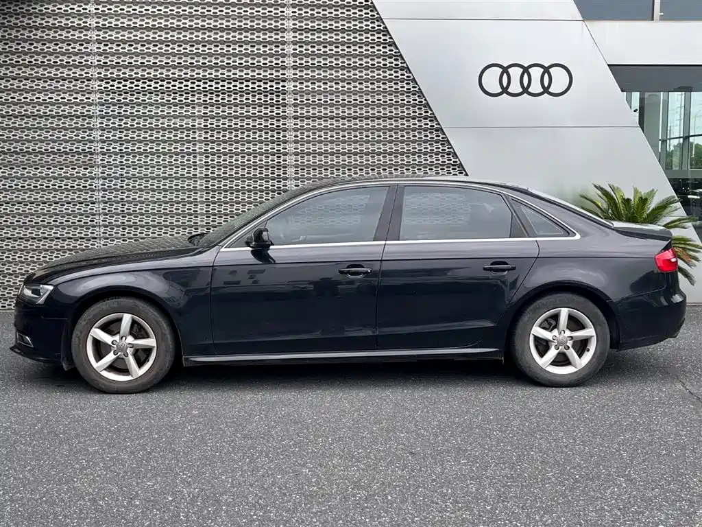 AUDI A4L 2015