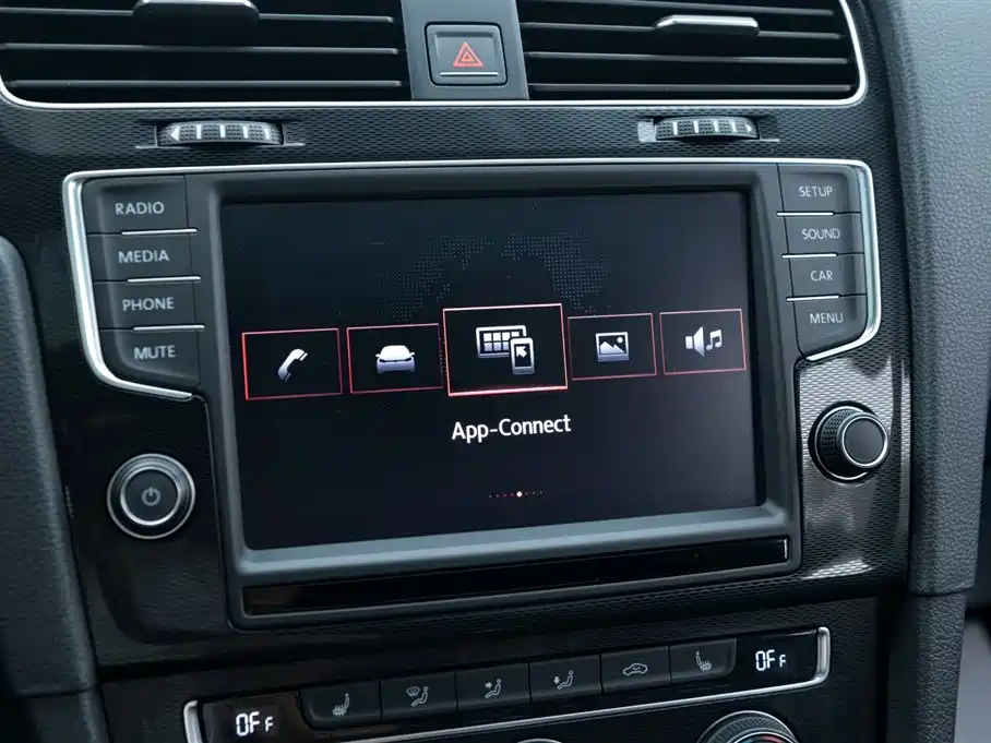 VOLKSWAGEN GOLF GTI 2016
