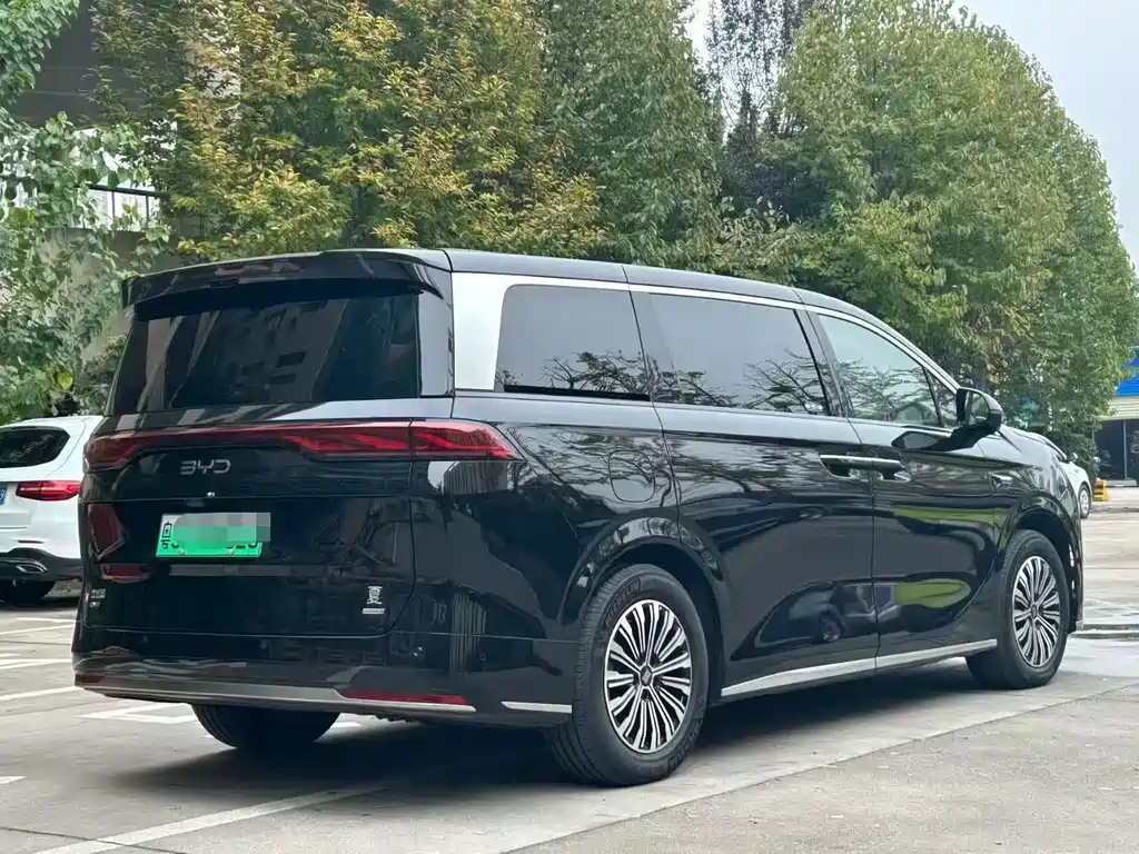 BYD XIA 2025