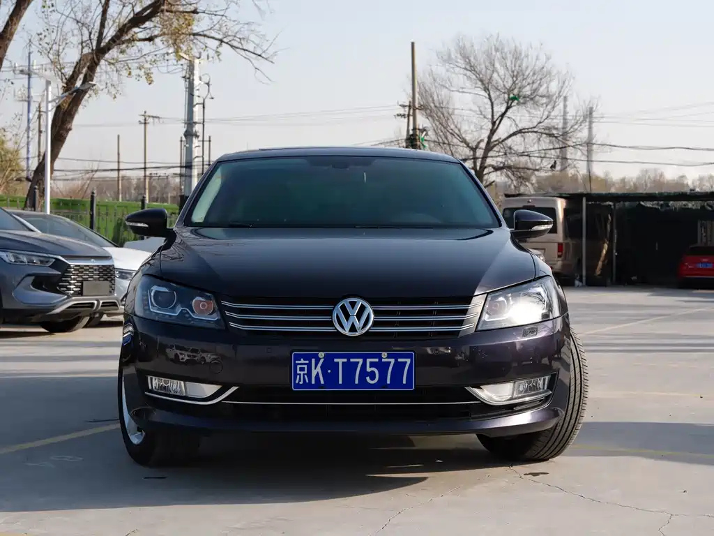 VOLKSWAGEN PASSAT 2015