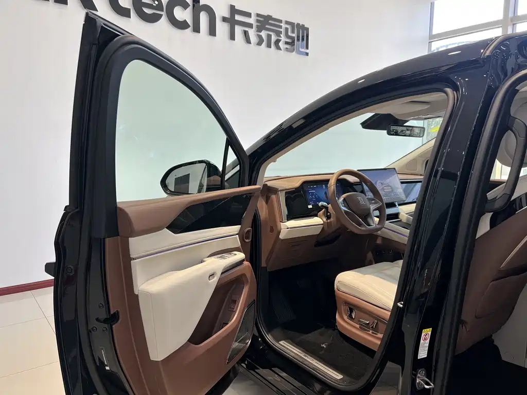 BYD XIA 2025