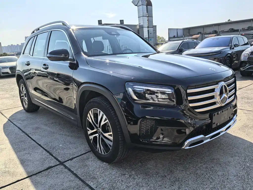 MERCEDES BENZ GLB 2024