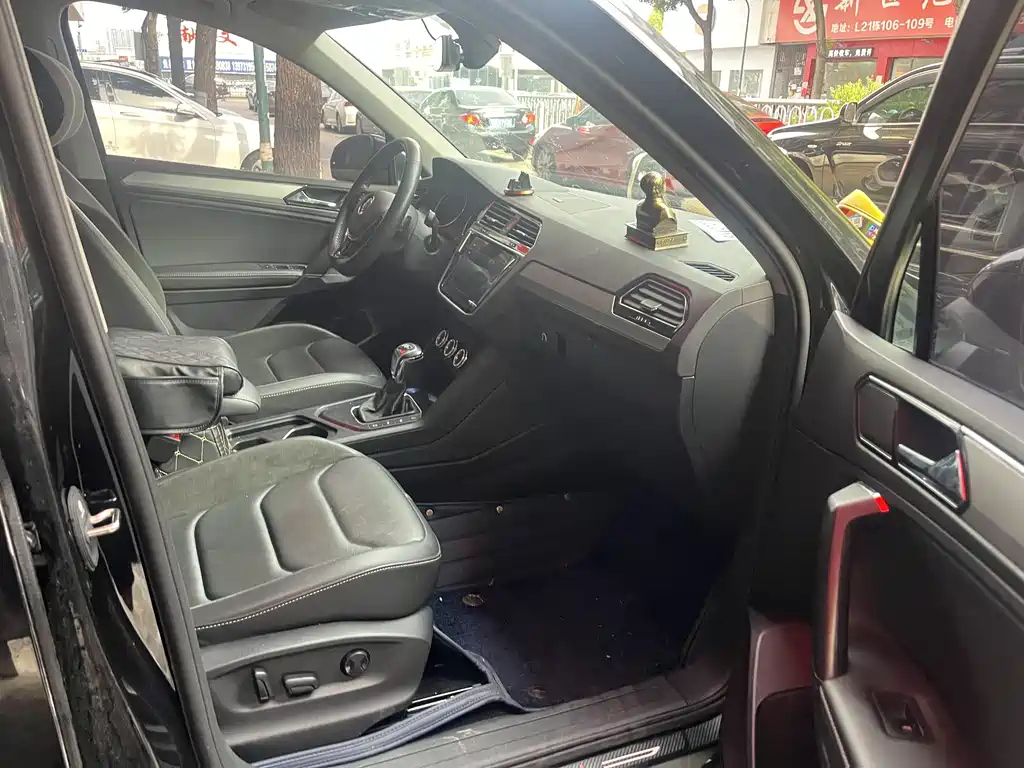 VOLKSWAGEN TIGUAN L 2020