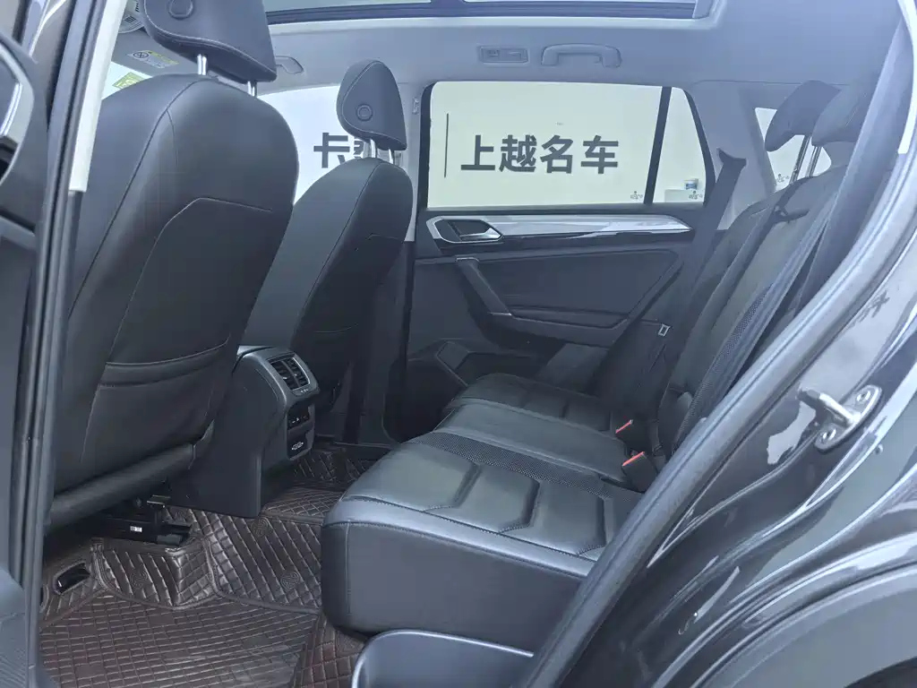 VOLKSWAGEN TAYRON 2019