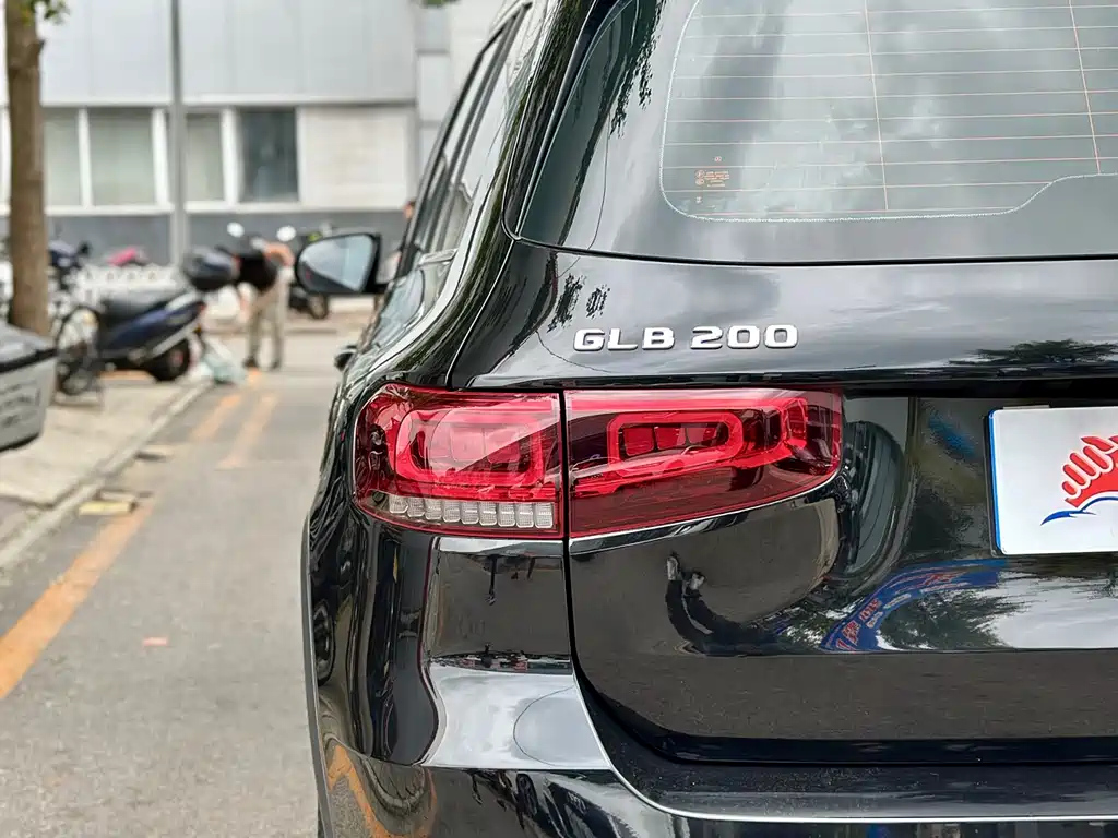 MERCEDES BENZ GLB 2023