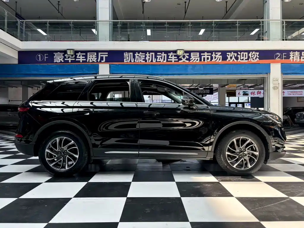 LINCOLN ADVENTURER 2022