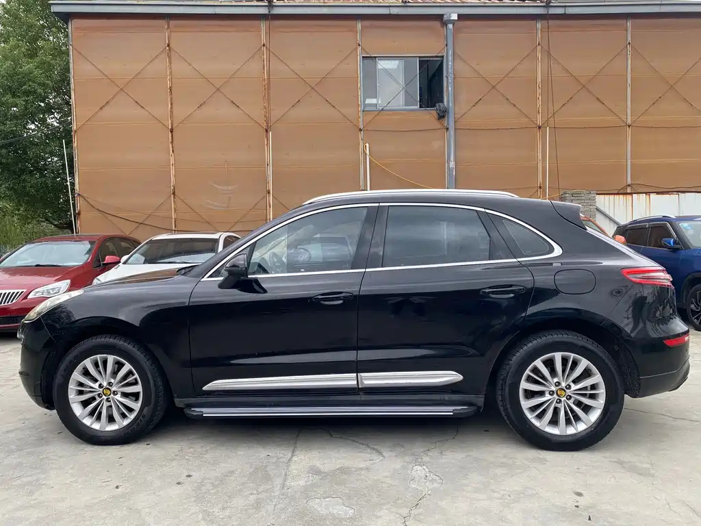ZOTYE SR9 2017
