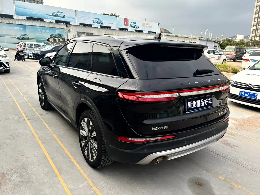 LINCOLN ADVENTURER 2022