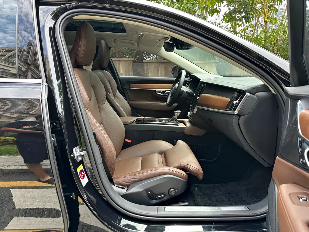 VOLVO S90 2020