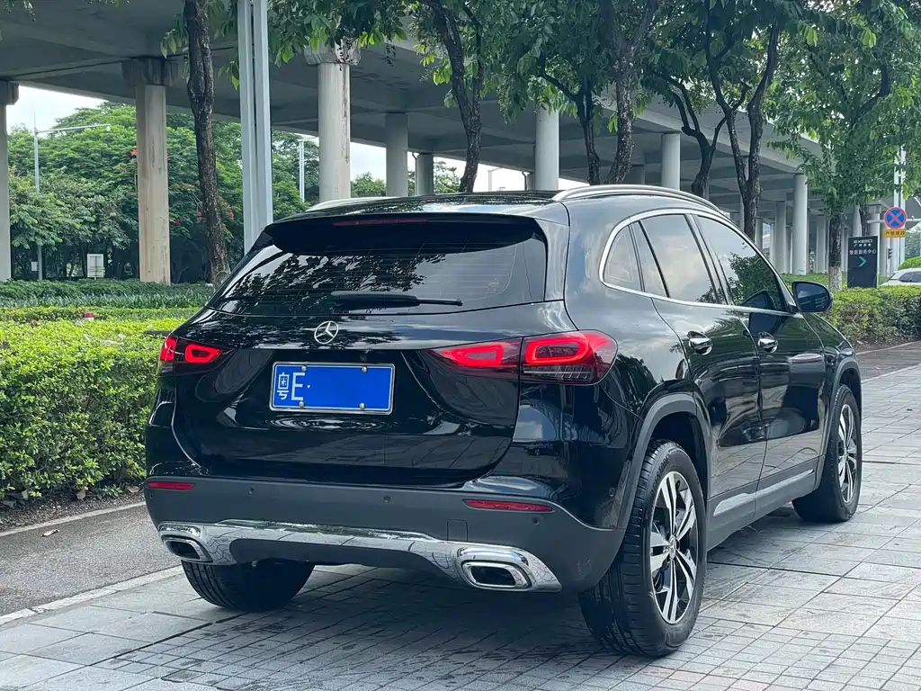 MERCEDES BENZ GLA 2022