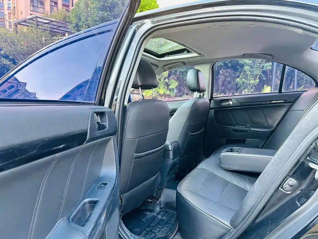 MITSUBISHI LANCER EX 2012