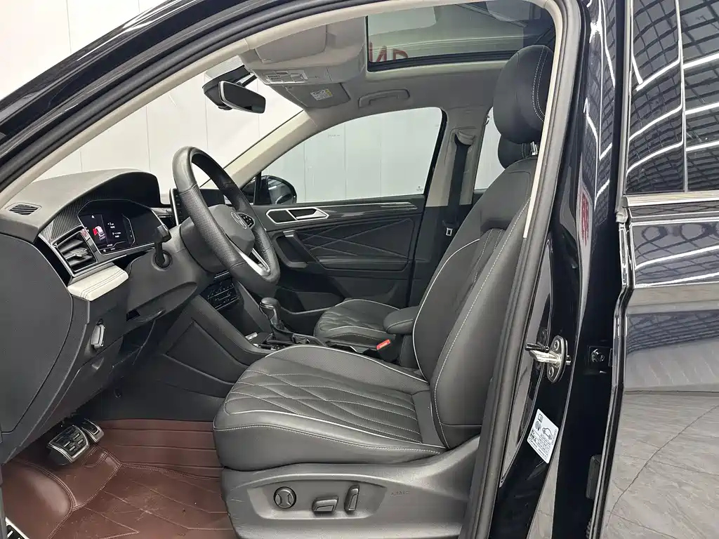 VOLKSWAGEN TIGUAN L 2021