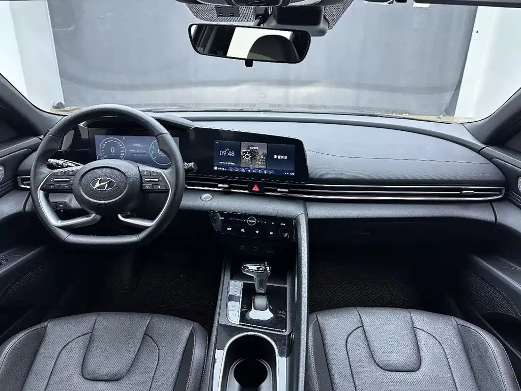 HYUNDAI ELANTRA 2023