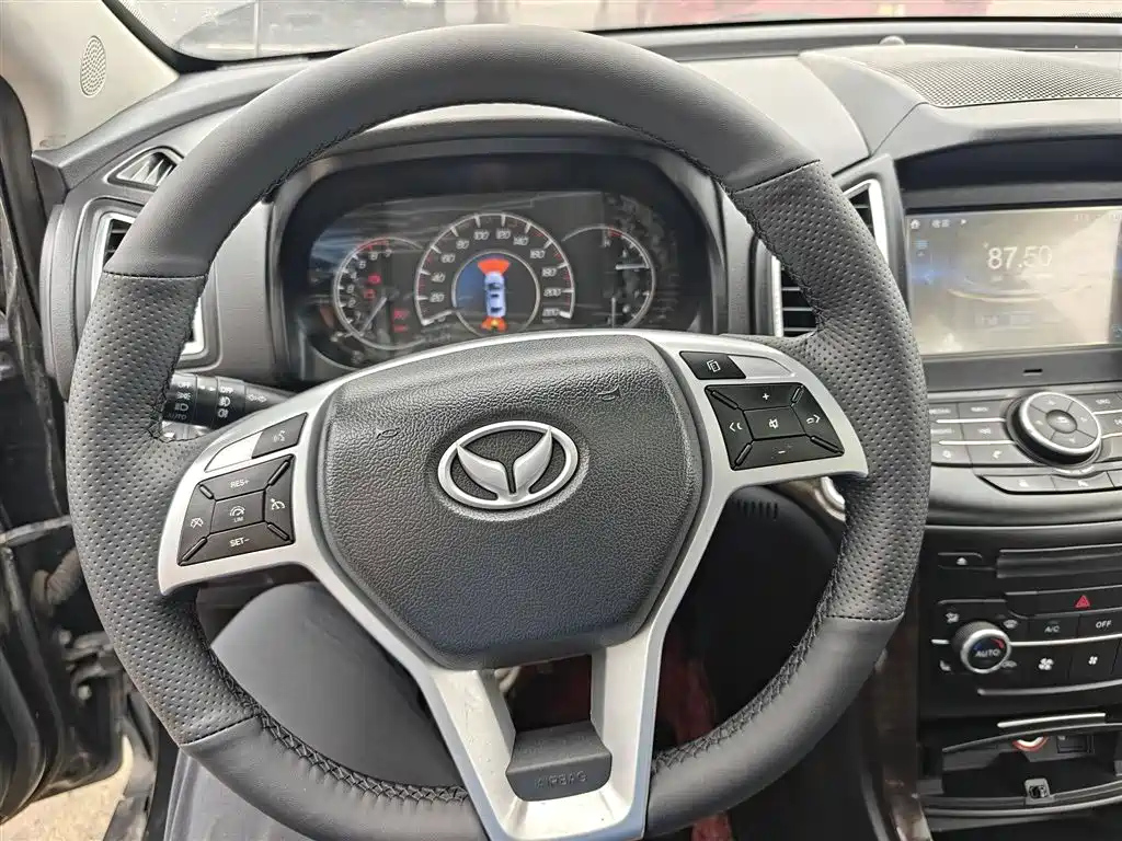 BAIC S6 2016