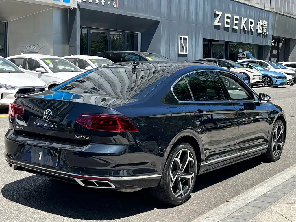 VOLKSWAGEN MAGOTAN 2023