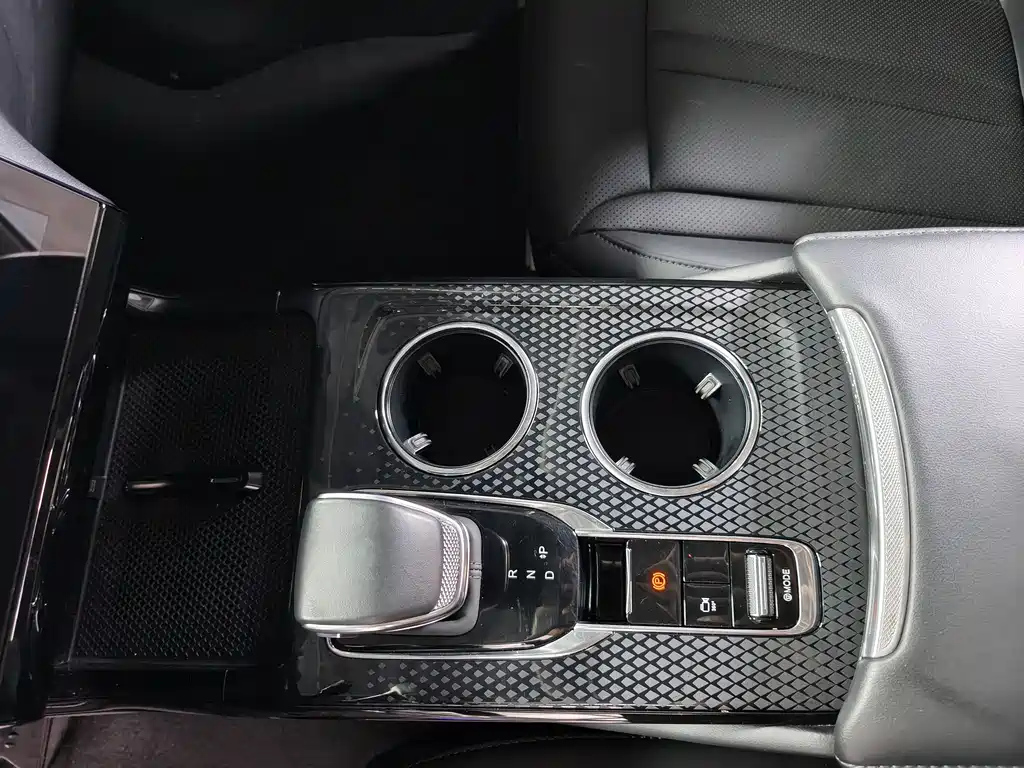 HONGQI HS3 PHEV 2024