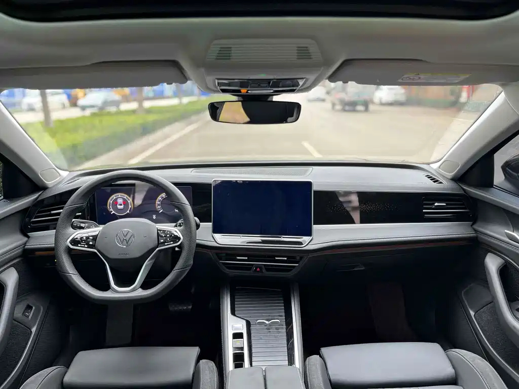 VOLKSWAGEN MAGOTAN 2025