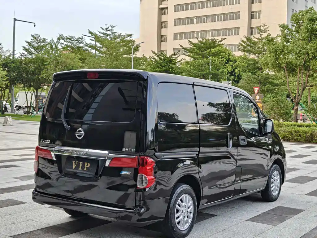 NISSAN NV200 2014