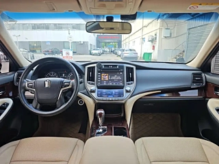 TOYOTA CROWN  2018 YEAR 2.0T FASHION EDITION 2018