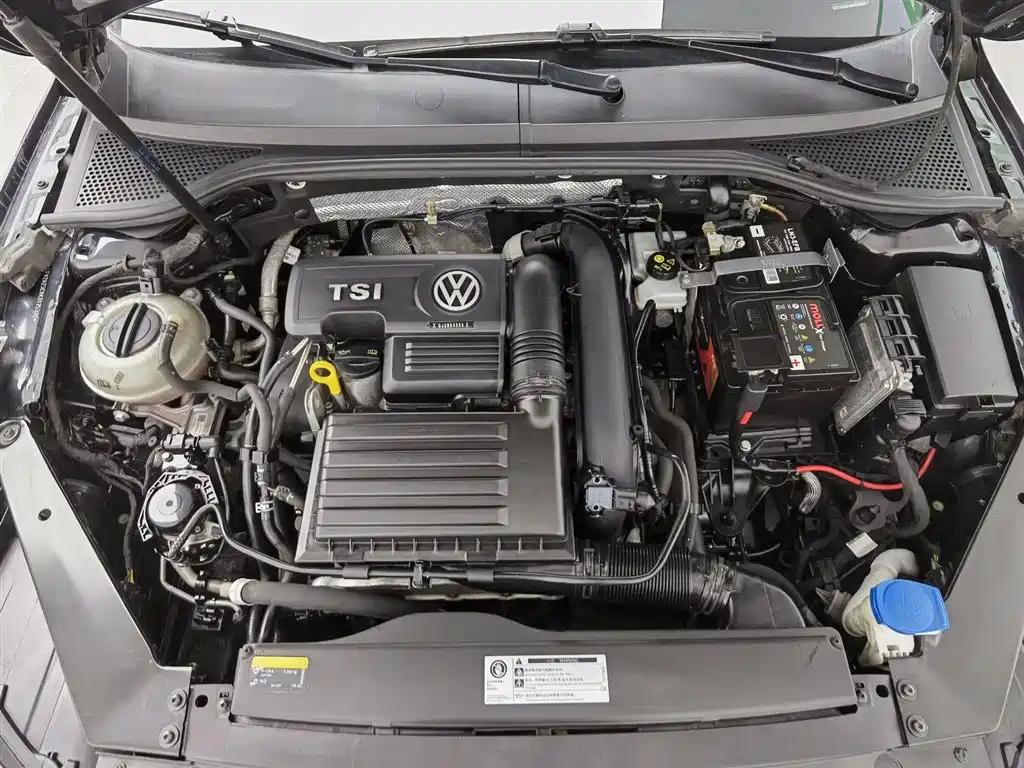 VOLKSWAGEN MAGOTAN 2019