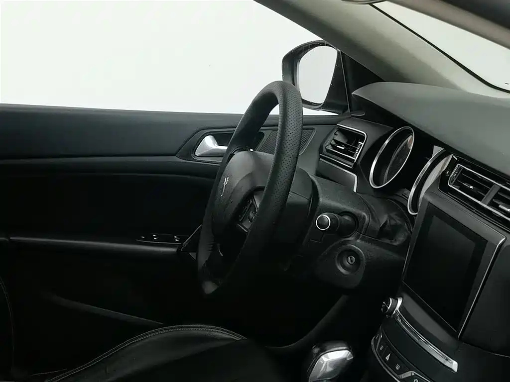 PEUGEOT 408 2015