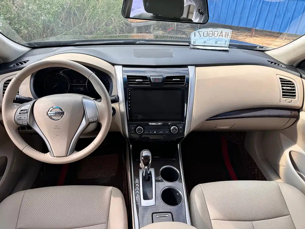 NISSAN TEANA 2014