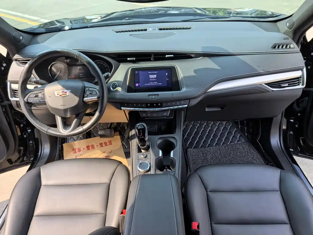 CADILLAC XT4 2021