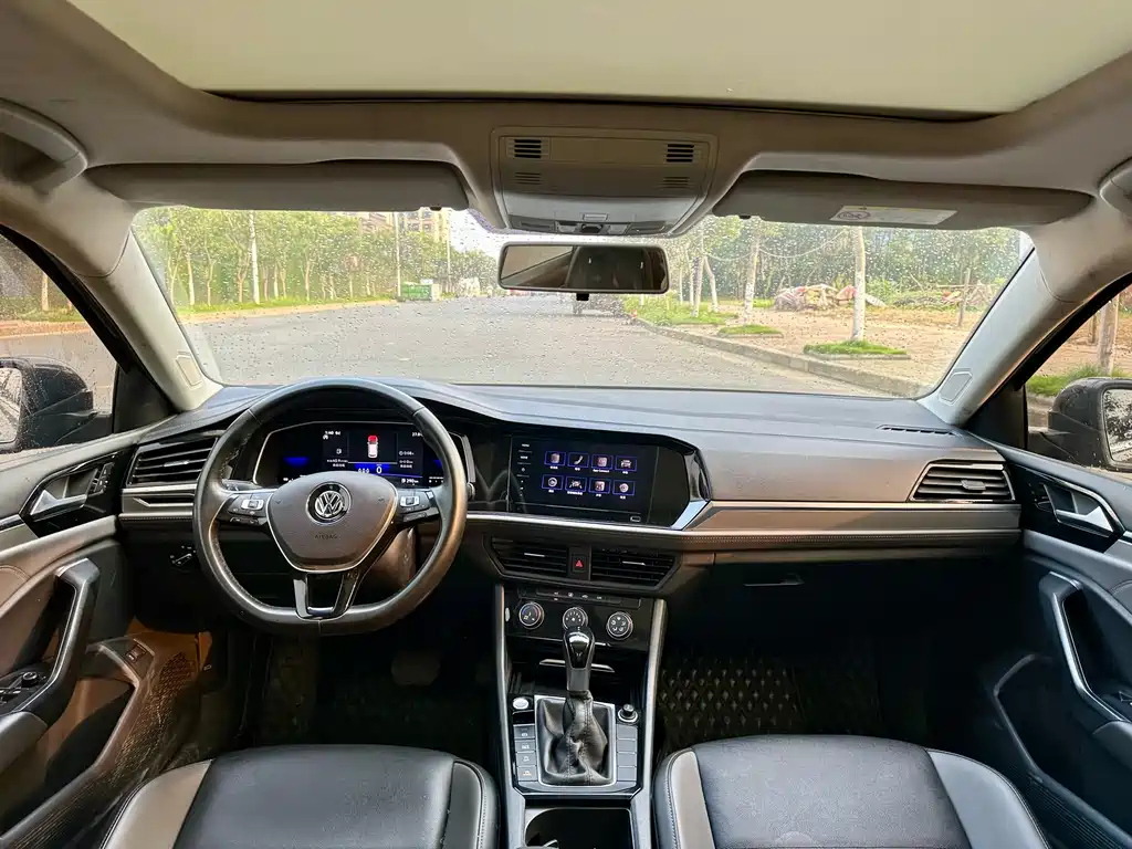 VOLKSWAGEN SAGITAR 2021