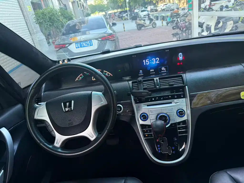 LUXGEN BIG 7 MPV 2017