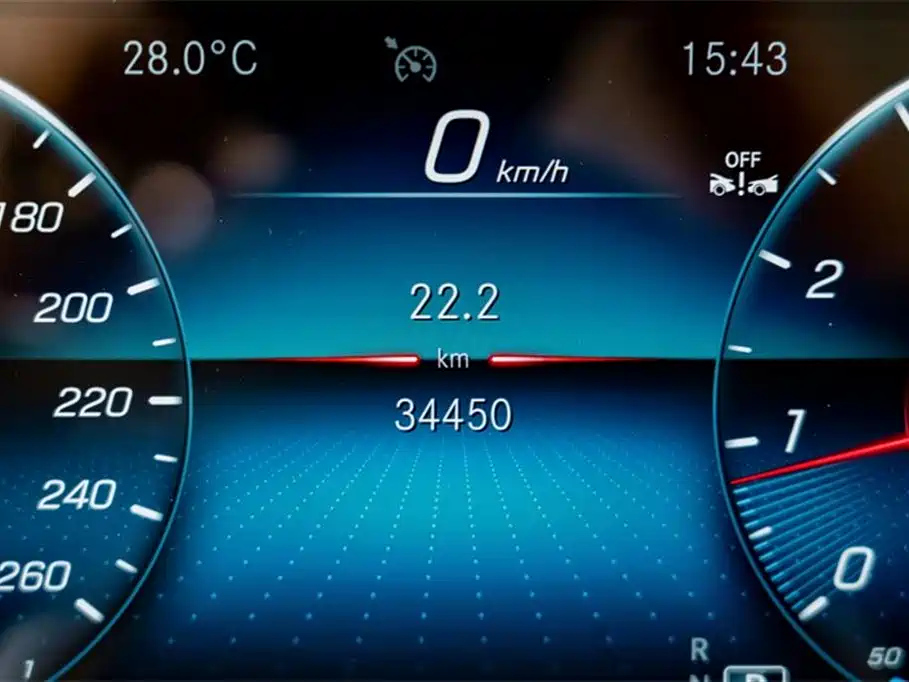 MERCEDES BENZ GLB 2023