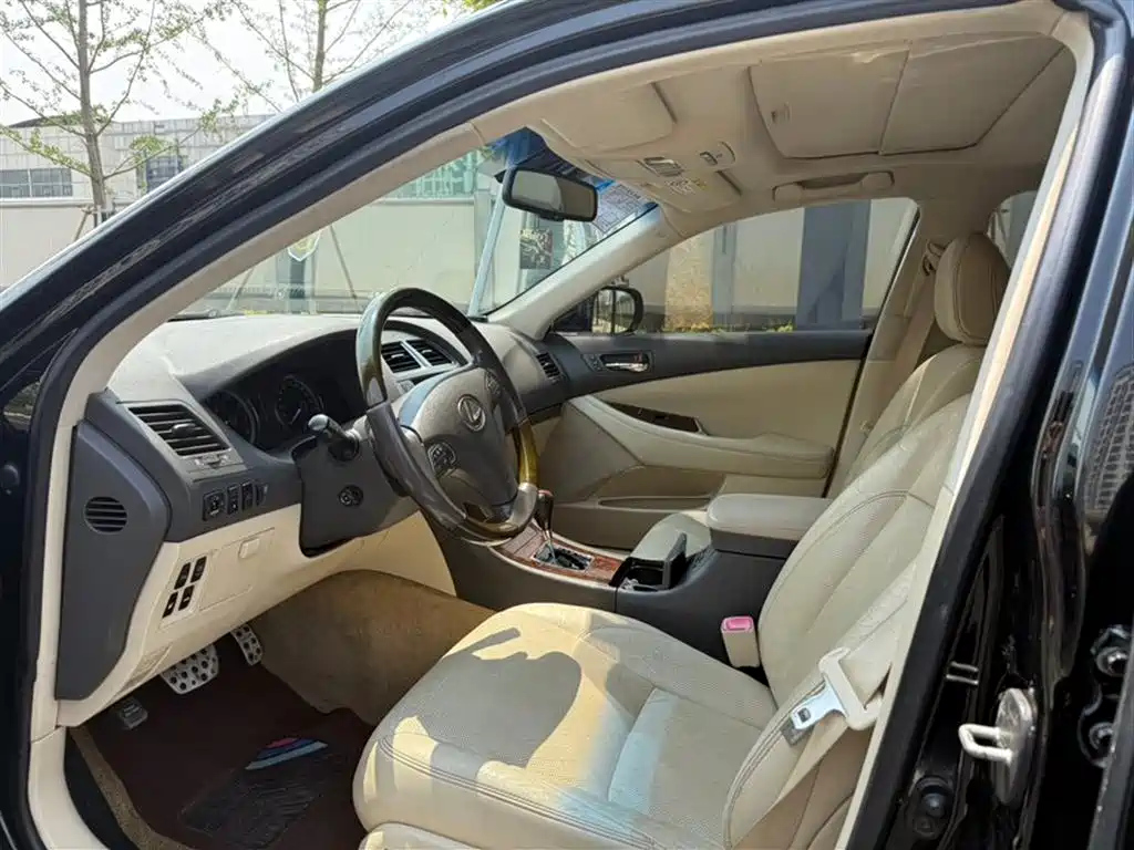 LEXUS ES 2010