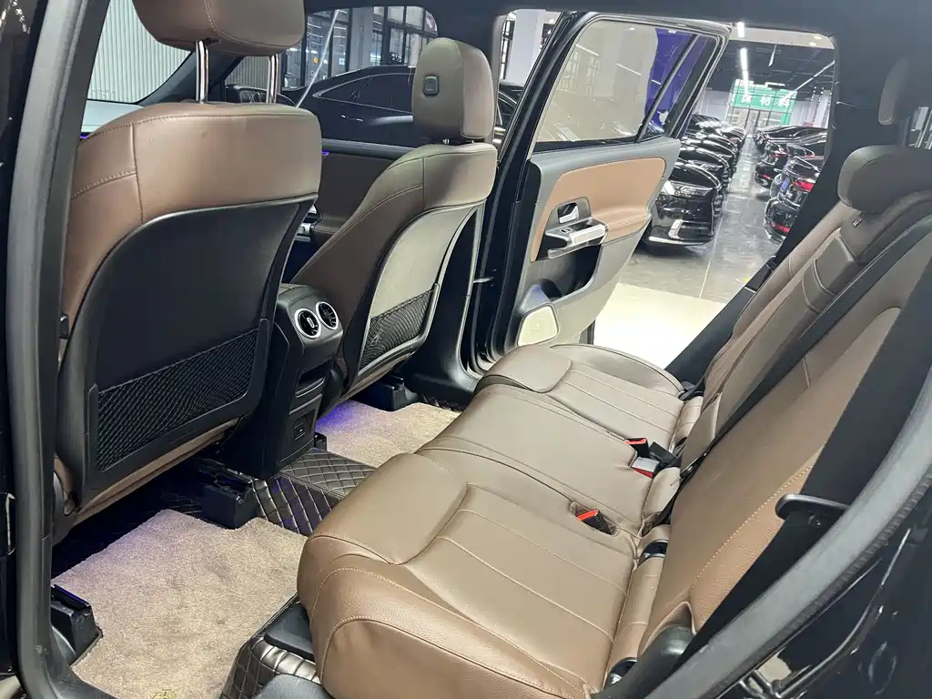 MERCEDES BENZ GLB 2023