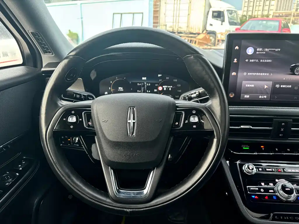 LINCOLN ADVENTURER 2022