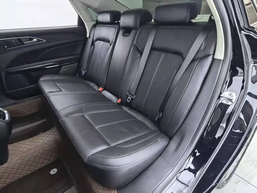 FORD TAURUS 2021