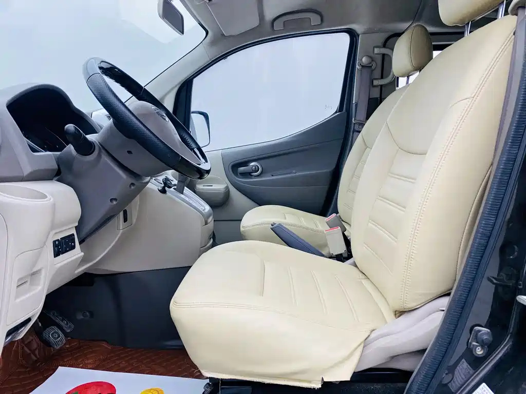 NISSAN NV200 2016