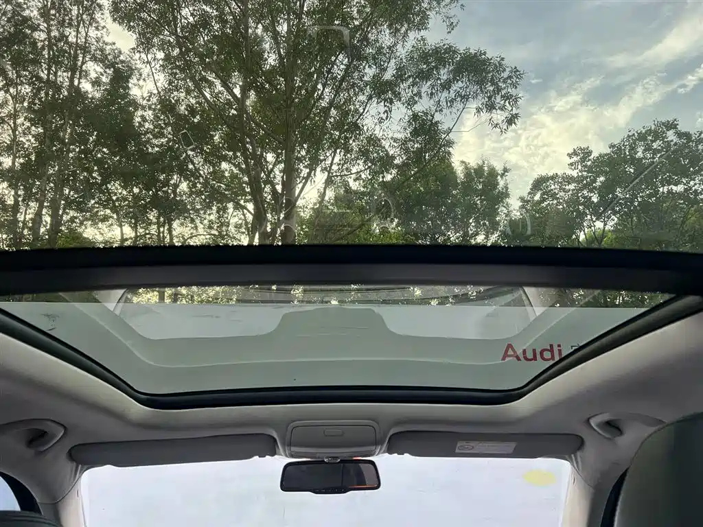 VOLKSWAGEN TIGUAN 2015