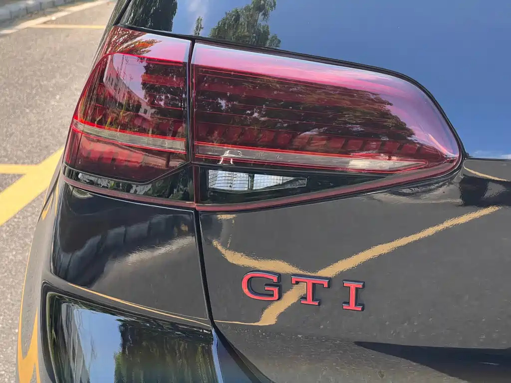 VOLKSWAGEN GOLF 2017