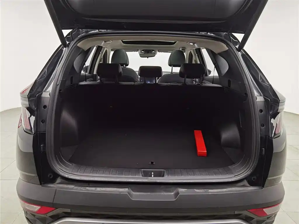 HYUNDAI TUCSON 2023