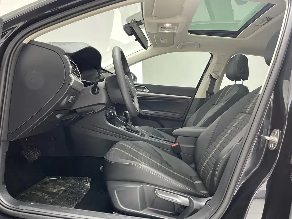 VOLKSWAGEN LAVIDA 2022