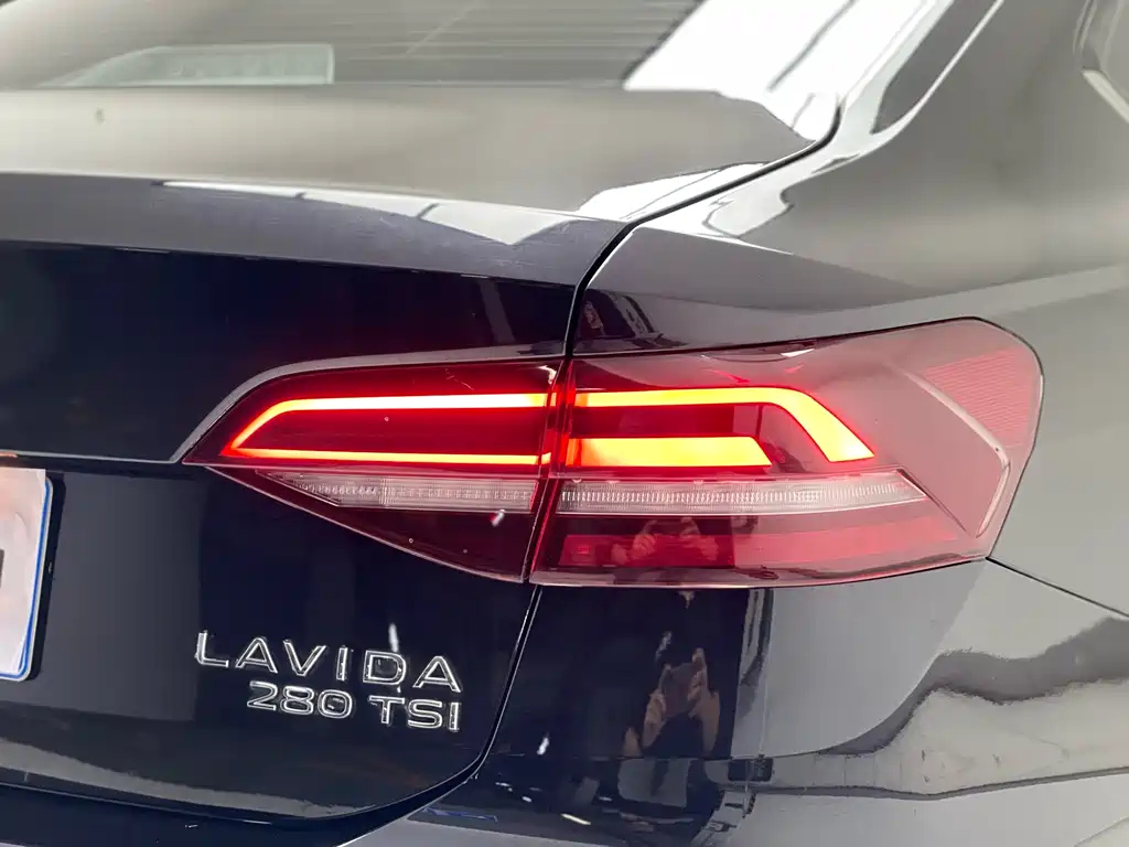 VOLKSWAGEN LAVIDA 2022